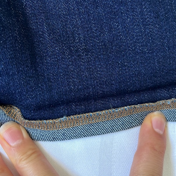 Old Navy | Size 4 Dark Wash High Rise Jean Shorts for Women with 7-inch Inseam - Picture 10 of 16